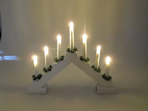 7 LED Wooden Christmas Candle Bridge Battery Operated Indoor Xmas Festive Pre-Lit Warm White Light Window Decoration Arch 3 7 LED Wooden Christmas Candle Bridge Battery Operated Indoor Xmas Festive Pre-Lit Warm White Light Window Decoration Arch - Image 3